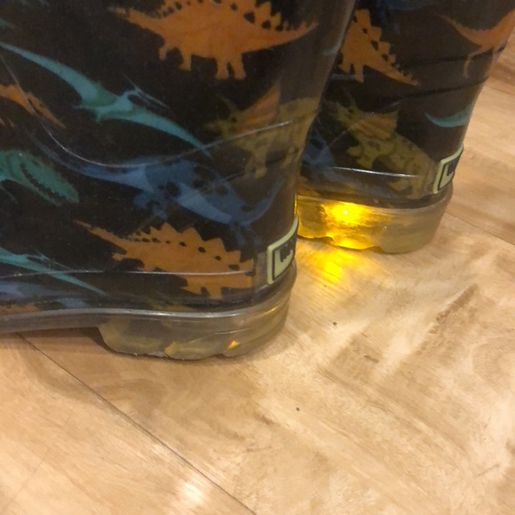 Rain boots - Picture 2 of 5